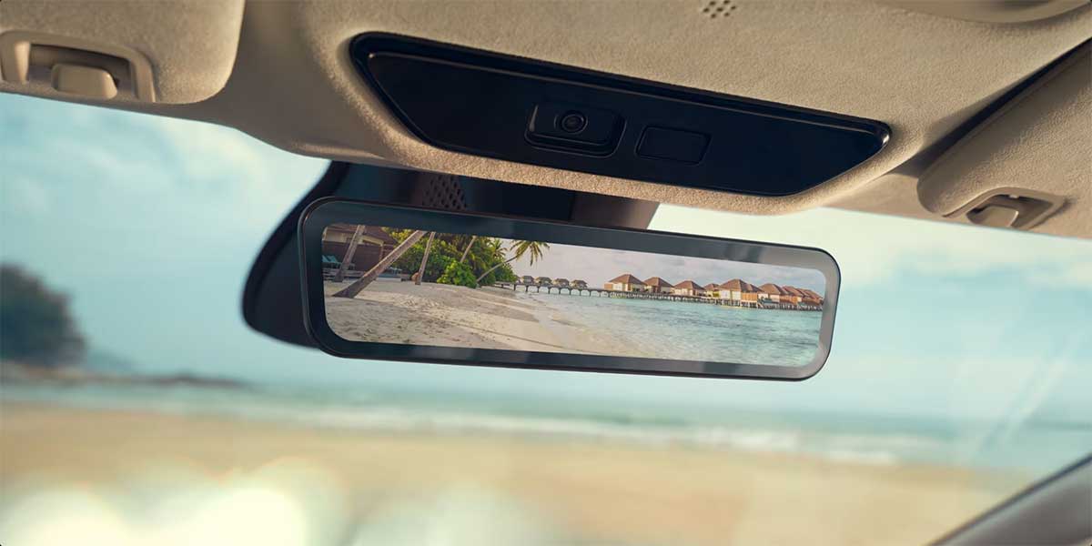 Streaming rear-view mirror