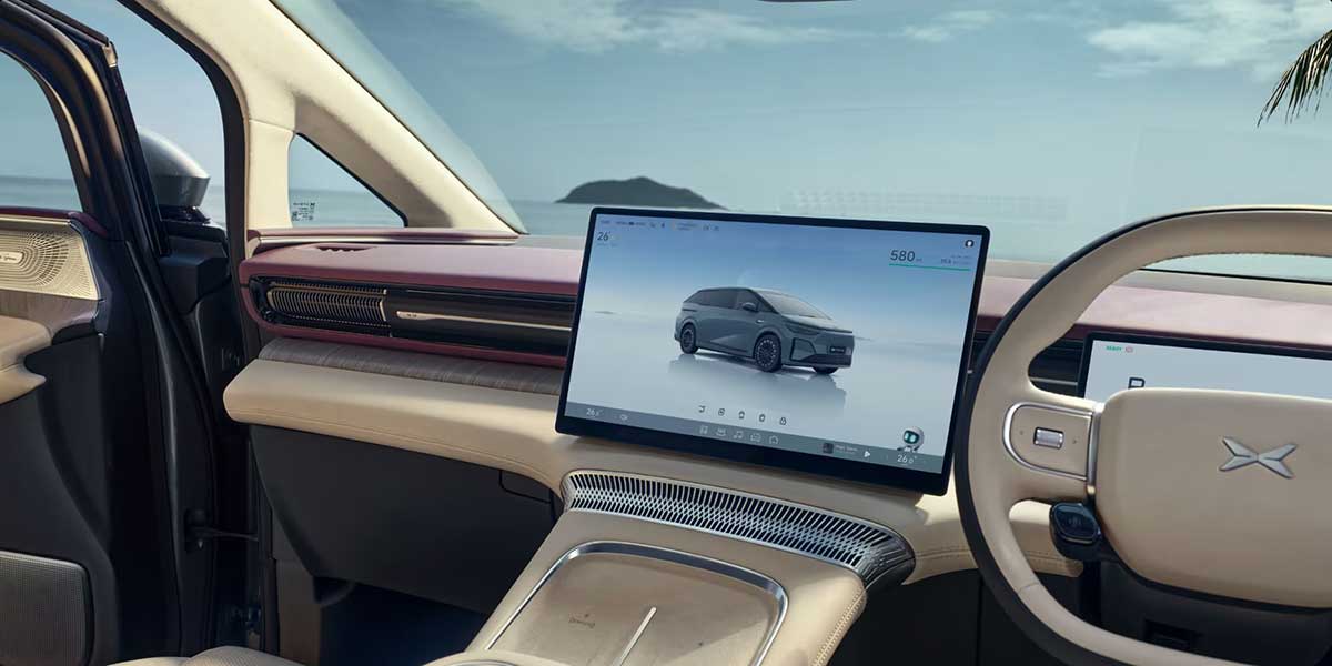 17,3" central control screen